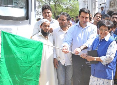 Kiran Bedi flags off "Dettol â€“ Swachh Express" from New Delhi
